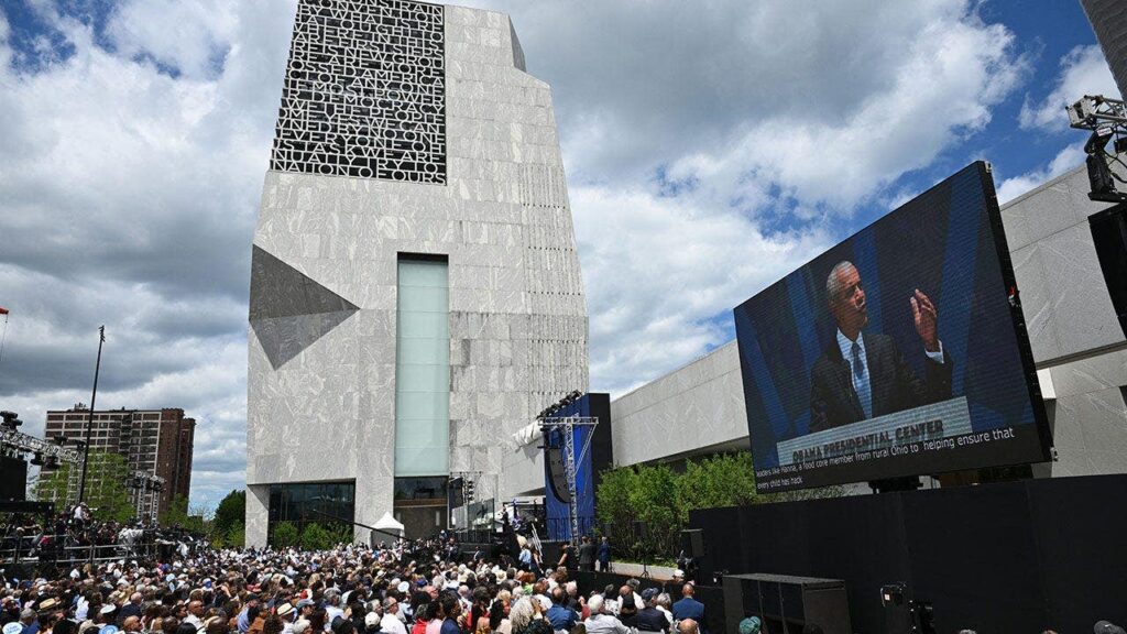 Obama Center’s opening ceremony ridiculed for far-left ritual before star-studded show Obama Center’s opening ceremony ridiculed for far-left ritual before star-studded show