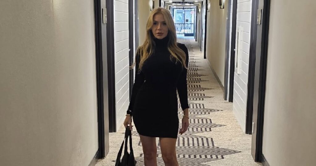 Celebs Who’ve Had Their Breast Implants Removed and Why: Courtney Stodden, Alyssa Milano and More Celebs Who’ve Had Their Breast Implants Removed and Why: Courtney Stodden, Alyssa Milano and More