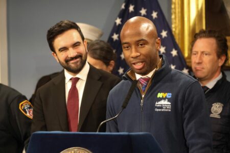Probers looking at shady contracts signed by NYC Schools Chancellor Kamar Samuels: DOE ‘at DEFCON 1’