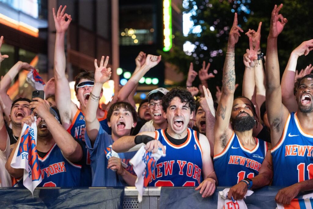 Knicks fans go insane after first NBA Finals win in 53 years — with jam-packed street party