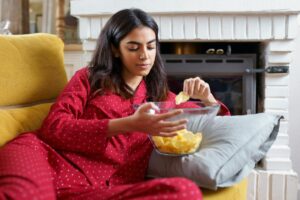 Binge-eating mystery affecting millions of women may finally be solved: study Binge-eating mystery affecting millions of women may finally be solved: study