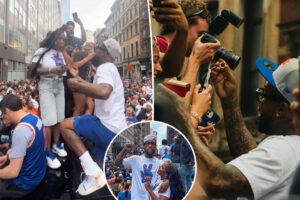 Exclusive | NYC couple scores epic engagement ‘on top of a cop car’ as Knicks party rages on: ‘Something we’ll never forget’ Exclusive | NYC couple scores epic engagement ‘on top of a cop car’ as Knicks party rages on: ‘Something we’ll never forget’