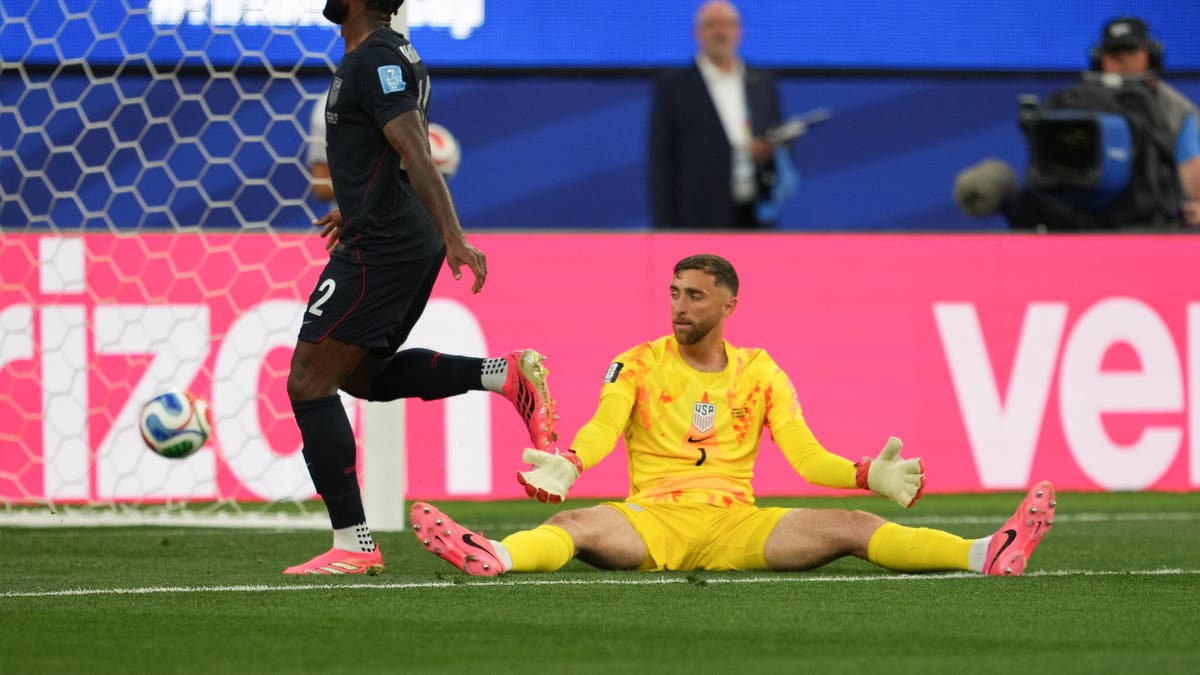 Matt Turner wasn't at fault for any of the goals, but Türkiye still beat him three times. (Dave Bernal/ISI Photos/ISI Photos via Getty Images)
