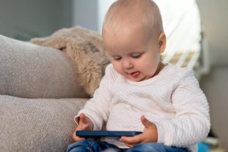 Too much screentime for young kids will harm their ability to properly learn later, study reveals
