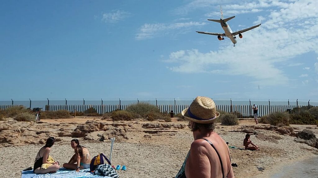 Holidays remain out of reach for millions of Spaniards