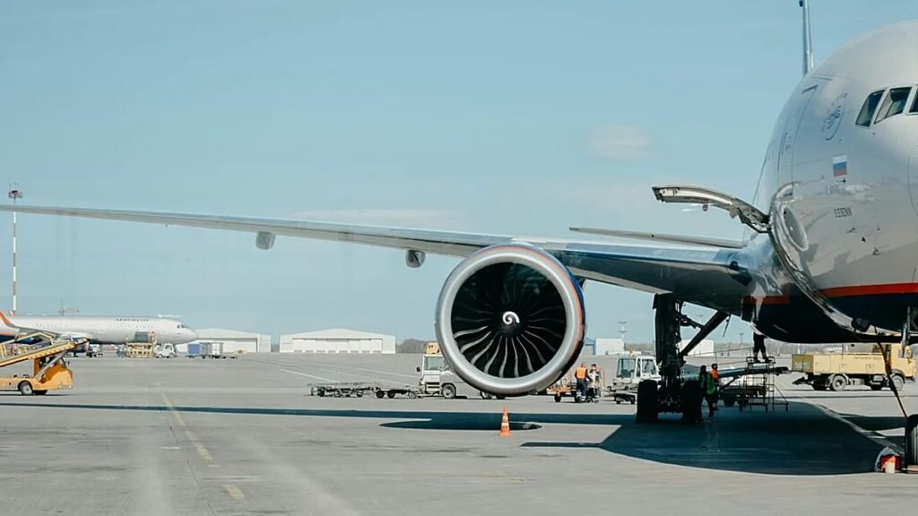 How to get cheap last-minute flights according to Skyscanner