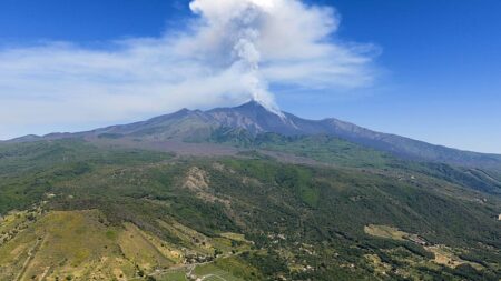Catania Airport suspends flights following Mount Etna activity