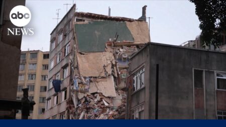 At least 589 dead, 2,980 injured in dual quakes, acting president says At least 589 dead, 2,980 injured in dual quakes, acting president says