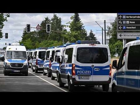 20,000 protest against AfD party conference in Germany