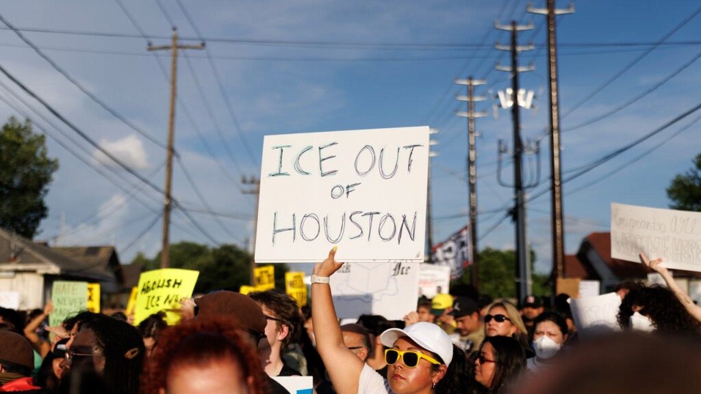 ICE agents in fatal Houston shooting were not wearing body cameras, sources say ICE agents in fatal Houston shooting were not wearing body cameras, sources say