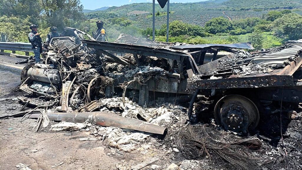 Four Americans caught in horrific Mexico highway pileup that killed at least 10 Four Americans caught in horrific Mexico highway pileup that killed at least 10
