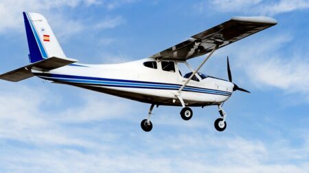 Pilot’s viral sky message leaves people stunned after unexpected flight path