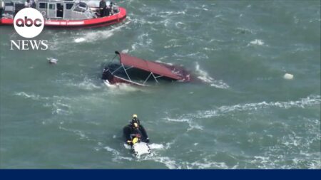 1 killed, 3 missing after boat capsizes near Alcatraz Island 1 killed, 3 missing after boat capsizes near Alcatraz Island