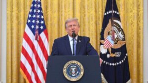 Trump blames Canada for wildfire smoke, says pollution costs should be added to tariffs