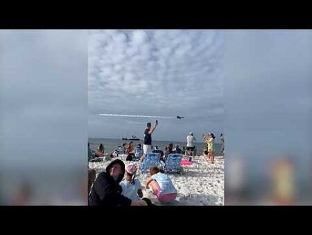 Watch: US Navy Blue Angels’ low flyover leaves beachgoers stunned Watch: US Navy Blue Angels’ low flyover leaves beachgoers stunned