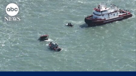 Boat fire in San Francisco Bay