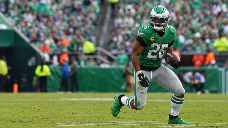 Saquon Barkley sees ‘no reason why’ NFL must keep turf fields after FIFA World Cup required grass surfaces Saquon Barkley sees ‘no reason why’ NFL must keep turf fields after FIFA World Cup required grass surfaces