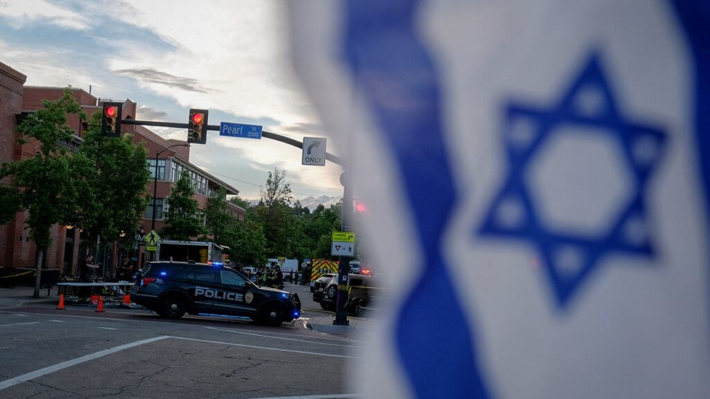 Suspect in custody after 2 men wounded in possible ‘antisemitic stabbing’ attacks: officials Suspect in custody after 2 men wounded in possible ‘antisemitic stabbing’ attacks: officials
