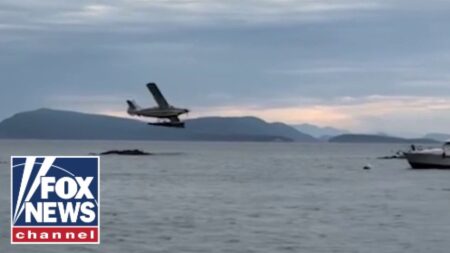 Pilot and passengers survive NW WA plane crash, report shows