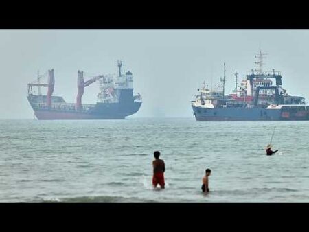 Oil prices plunge as US and Iran pause strikes over Strait of Hormuz