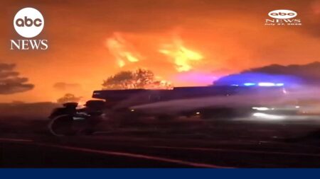 Military firefighters battle huge wildfire in Spain