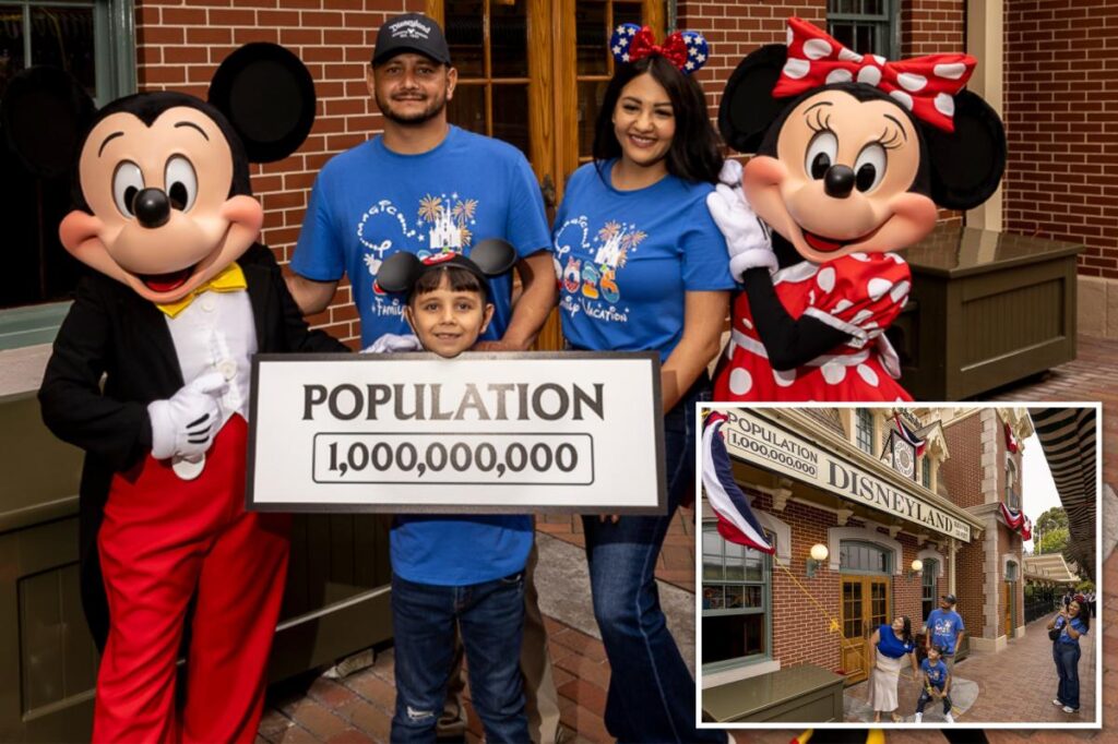 Arizona boy named Disneyland’s one billionth guest on his 8th birthday in memorable ceremony Arizona boy named Disneyland’s one billionth guest on his 8th birthday in memorable ceremony
