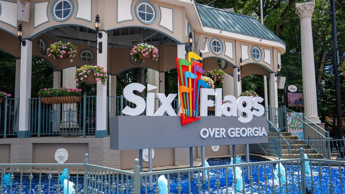 Six Flags entrance sign