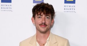 Glee’s Kevin McHale Slams Theory About Show’s ‘Curse’ After 3 Costars Died: ‘F***ing Diabolical’ Glee’s Kevin McHale Slams Theory About Show’s ‘Curse’ After 3 Costars Died: ‘F***ing Diabolical’