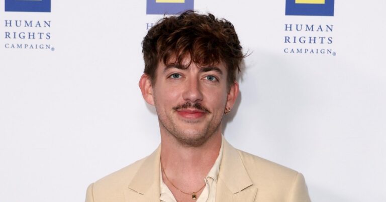 Glee’s Kevin McHale Slams Theory About Show’s ‘Curse’ After 3 Costars Died: ‘F***ing Diabolical’ Glee’s Kevin McHale Slams Theory About Show’s ‘Curse’ After 3 Costars Died: ‘F***ing Diabolical’