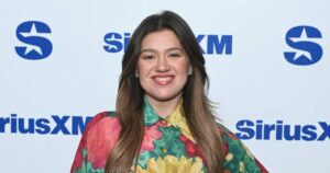 Kelly Clarkson Shares Sickening Bathroom Confession: ‘Going to Be Single Until I’m Dead’ Kelly Clarkson Shares Sickening Bathroom Confession: ‘Going to Be Single Until I’m Dead’