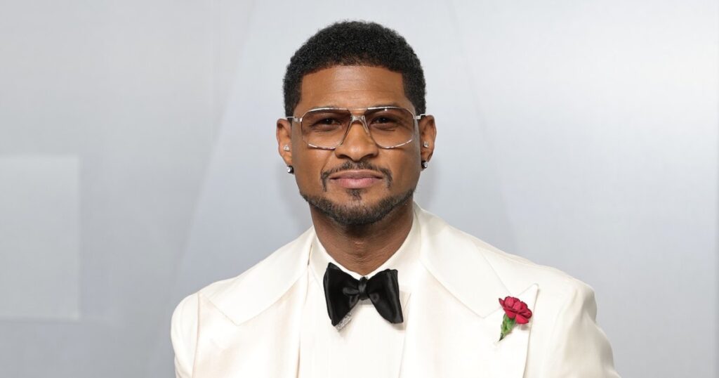 Usher Boots Woman off Nashville Stage After Awkwardly Rejecting His Seductive Dance Moves Usher Boots Woman off Nashville Stage After Awkwardly Rejecting His Seductive Dance Moves