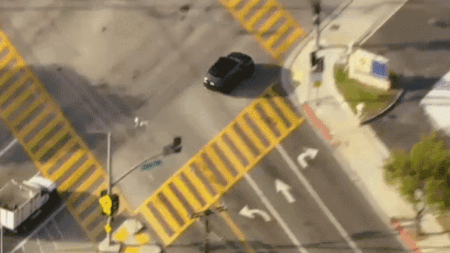 Fleeing suspect captured after wild Range Rover chase across Los Angeles County Fleeing suspect captured after wild Range Rover chase across Los Angeles County