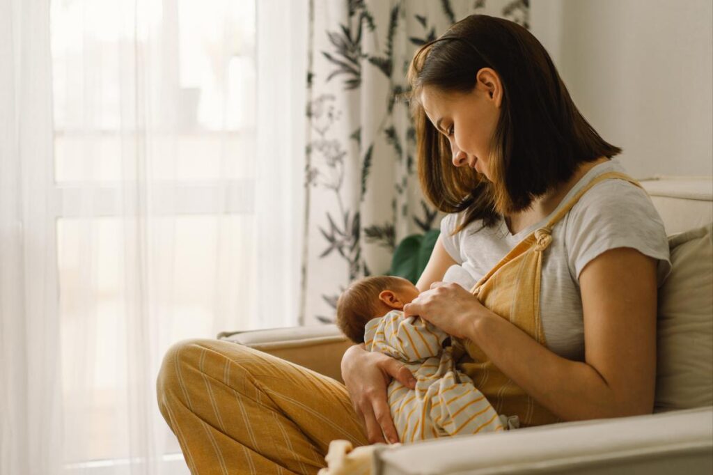 Two in five moms says parenting is a job that the day is simply too short for