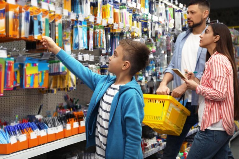 Parents spend equivalent of nearly 15 eight-hour days driving kids to school each year: poll