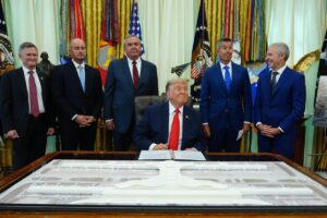 Trump touts .5B overhaul of Dulles airport with massive parking garage, removal of ‘Star Wars’ people movers Trump touts .5B overhaul of Dulles airport with massive parking garage, removal of ‘Star Wars’ people movers
