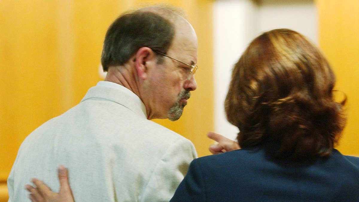 Dennis Rader enters court before pleading guilty to 10 murders in 2005