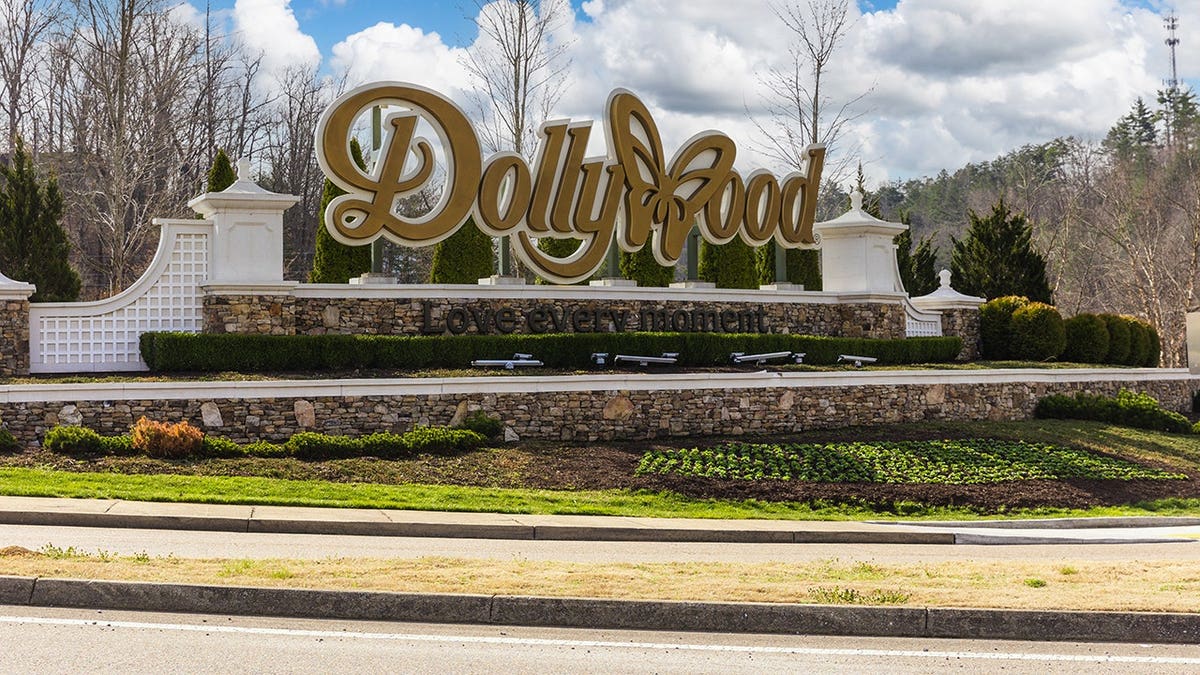 Dollywood sign on the roads entrance.