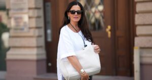 You’re Guaranteed to Look Rich in These Surprisingly Elegant Blouse Styles That Beat the Summer Heat — From You’re Guaranteed to Look Rich in These Surprisingly Elegant Blouse Styles That Beat the Summer Heat — From