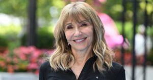 Hate Shorts? Mary Steenburgen Found the Sleek Summer Pants Style That Flatters Women Over 50 Hate Shorts? Mary Steenburgen Found the Sleek Summer Pants Style That Flatters Women Over 50