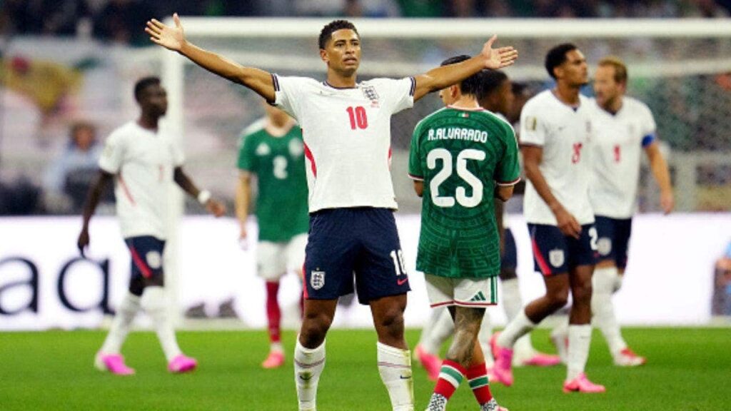 England stuns Mexico 3-2 in instant World Cup classic, hands team first World Cup loss at Estadio Azteca England stuns Mexico 3-2 in instant World Cup classic, hands team first World Cup loss at Estadio Azteca