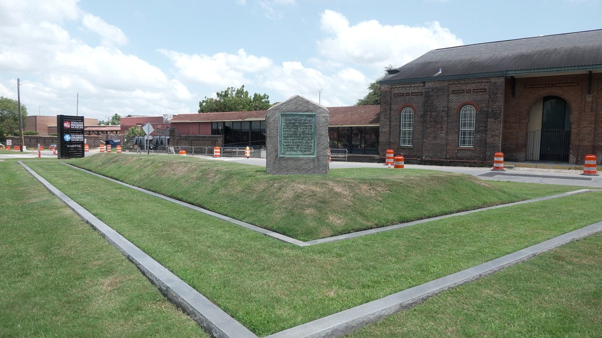Memorial for Battle of Savannah