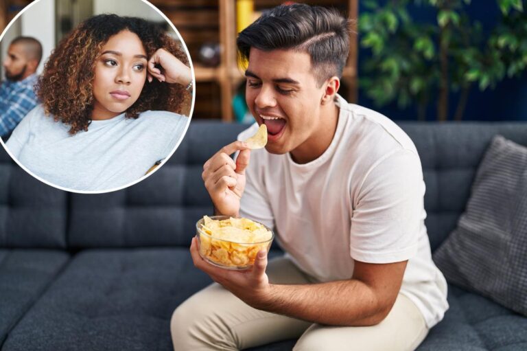 ‘I’ve developed the ick’: Women contemplates dumping boyfriend because he eats too many chips ‘I’ve developed the ick’: Women contemplates dumping boyfriend because he eats too many chips
