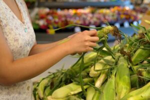 Should you shuck corn before buying it? Expert weighs in on controversial grocery store move Should you shuck corn before buying it? Expert weighs in on controversial grocery store move