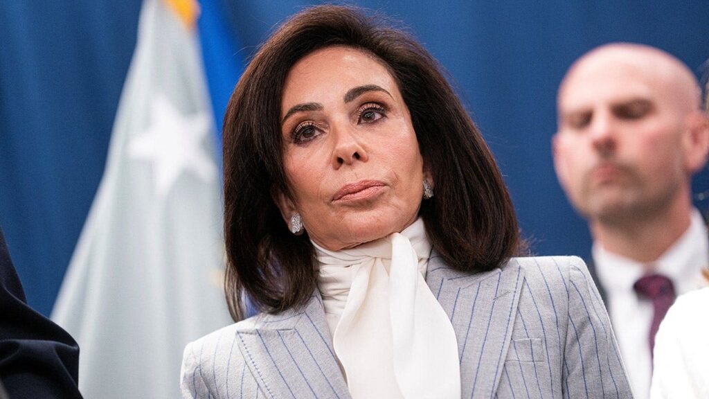 Trump says he ‘disagrees 100%’ with U.S. Attorney Jeanine Pirro over Reflecting Pool case Trump says he ‘disagrees 100%’ with U.S. Attorney Jeanine Pirro over Reflecting Pool case