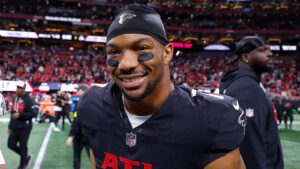 Falcons’ Bijan Robinson becomes highest-paid running back in NFL history with massive contract: report Falcons’ Bijan Robinson becomes highest-paid running back in NFL history with massive contract: report