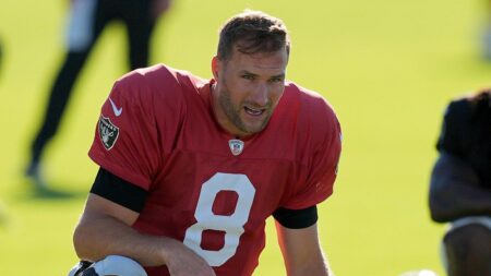 Raiders quarterback Kirk Cousins, Maxx Crosby get into scuffle in tense training camp moment