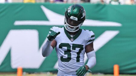 Jets player taken off field in ambulance during training camp joint practice with Buccaneers