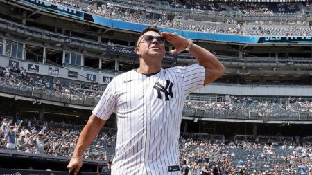 Former MLB star calls for salary fix as owners, Players Association talk ‘two different languages’