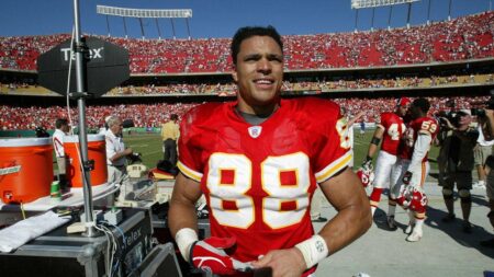 Chiefs legend not ready to say dynasty is over despite Patrick Mahomes’ injury, Travis Kelce’s final days