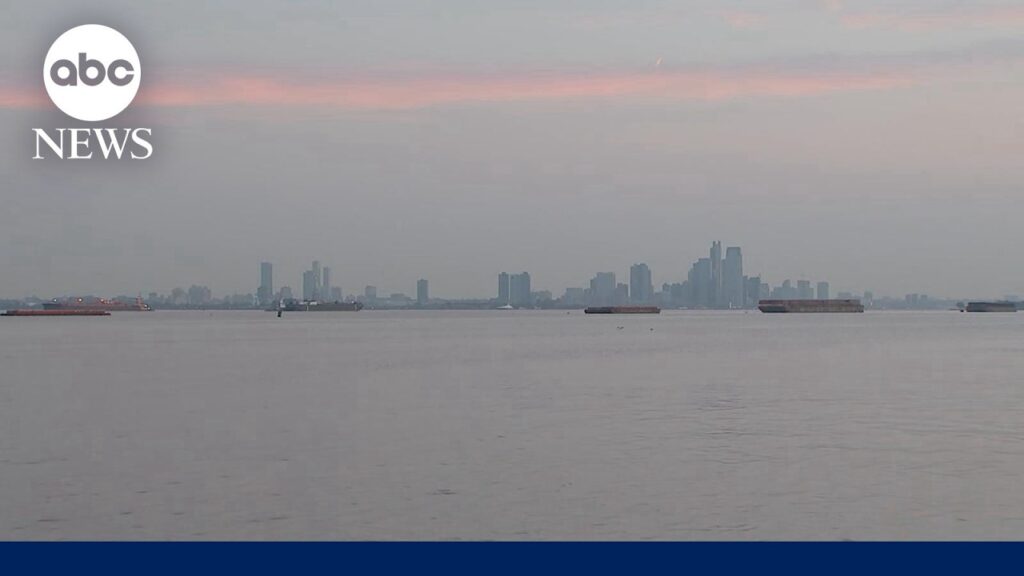 Woman, infant killed after boat capsizes in NY Harbor